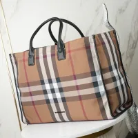 $115.00 USD Burberry AAA Quality Handbags For Women #1410911