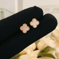 $25.00 USD Van Cleef & Arpels Earrings For Women #1413519