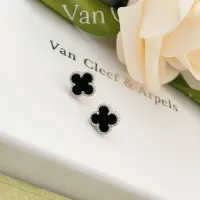 $25.00 USD Van Cleef & Arpels Earrings For Women #1413521