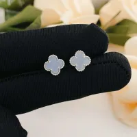 $25.00 USD Van Cleef & Arpels Earrings For Women #1413526