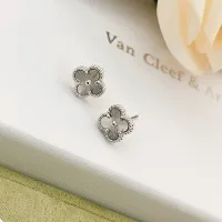$25.00 USD Van Cleef & Arpels Earrings For Women #1413529