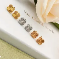 $25.00 USD Van Cleef & Arpels Earrings For Women #1413531