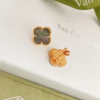 $25.00 USD Van Cleef & Arpels Earrings For Women #1413536
