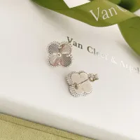 $25.00 USD Van Cleef & Arpels Earrings For Women #1413540