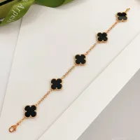 $34.00 USD Van Cleef & Arpels Bracelets For Women #1413737
