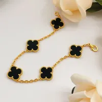 $34.00 USD Van Cleef & Arpels Bracelets For Women #1413738