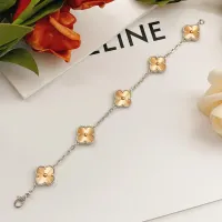 $34.00 USD Van Cleef & Arpels Bracelets For Women #1413739