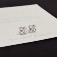 $36.00 USD Van Cleef & Arpels Earrings For Women #1413960