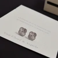 $36.00 USD Van Cleef & Arpels Earrings For Women #1413962