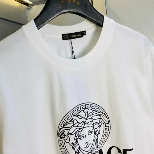 Replica Versace T-Shirts Short Sleeved For Unisex #1420209 $27.00 USD for Wholesale