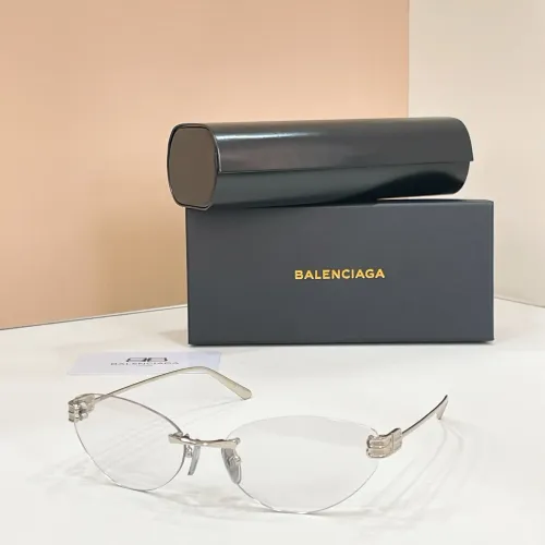 Balenciaga AAA Quality Sunglasses #1423047