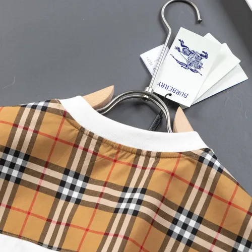 Replica Burberry T-Shirts Short Sleeved For Unisex #1427052 $38.00 USD for Wholesale