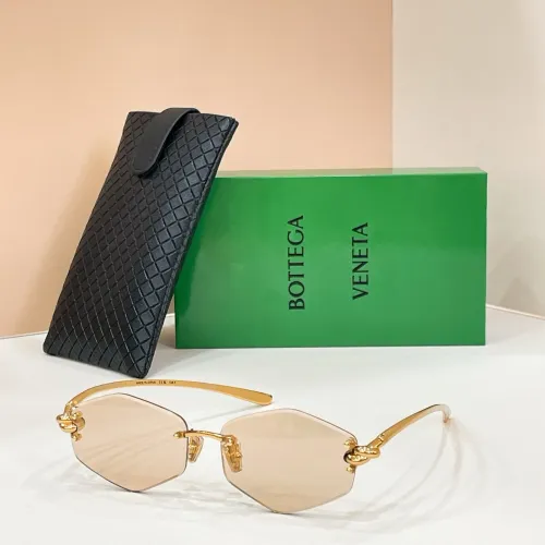 Bottega Veneta AAA Quality Sunglasses #1433455