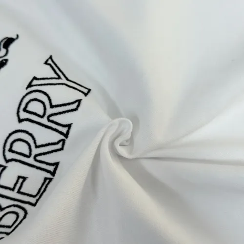 Replica Burberry T-Shirts Short Sleeved For Unisex #1439813 $32.00 USD for Wholesale