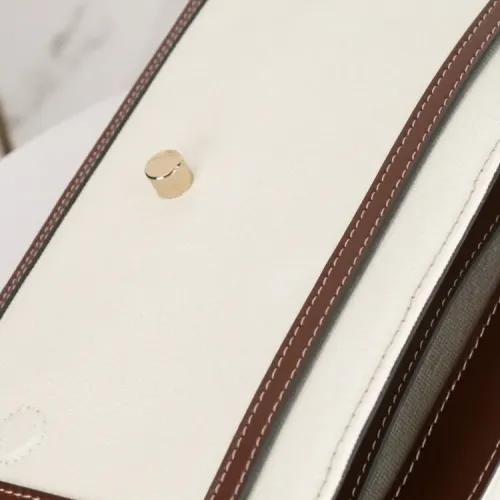 Replica Burberry AAA Quality Messenger Bags For Women #1443028 $102.00 USD for Wholesale