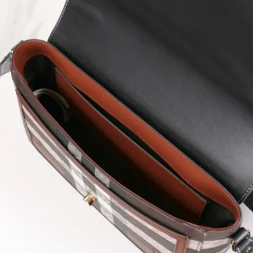 Replica Burberry AAA Quality Messenger Bags For Women #1443034 $102.00 USD for Wholesale