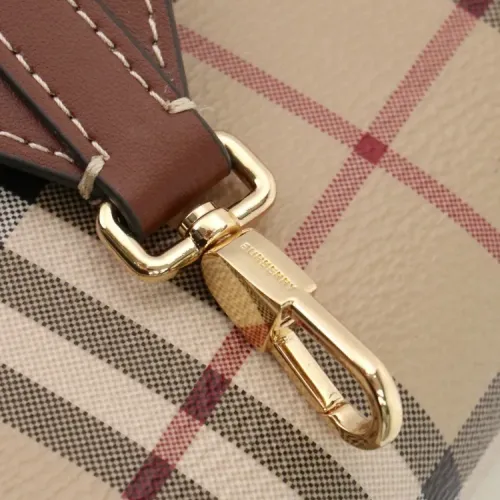 Replica Burberry AAA Quality Messenger Bags For Women #1443038 $102.00 USD for Wholesale