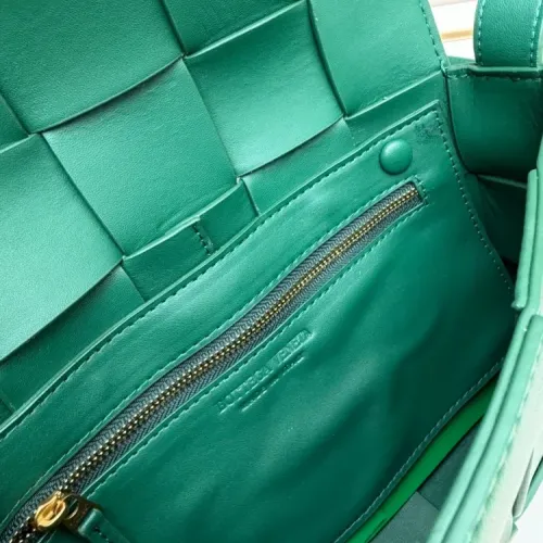 Replica Bottega Veneta BV AAAAA Quality Messenger Bags For Women #1443621 $98.00 USD for Wholesale