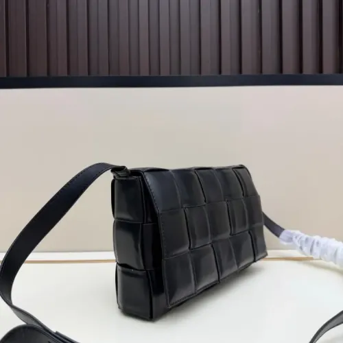 Replica Bottega Veneta BV AAAAA Quality Messenger Bags For Women #1443624 $102.00 USD for Wholesale