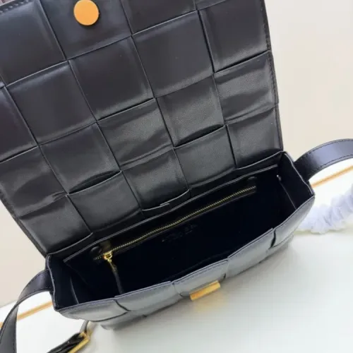 Replica Bottega Veneta BV AAAAA Quality Messenger Bags For Women #1443624 $102.00 USD for Wholesale
