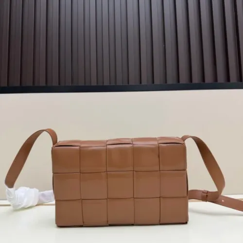 Replica Bottega Veneta BV AAAAA Quality Messenger Bags For Women #1443625 $102.00 USD for Wholesale
