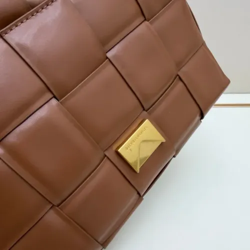 Replica Bottega Veneta BV AAAAA Quality Messenger Bags For Women #1443625 $102.00 USD for Wholesale
