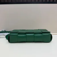 $102.00 USD Bottega Veneta BV AAAAA Quality Messenger Bags For Women #1443623