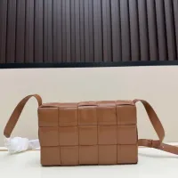 $102.00 USD Bottega Veneta BV AAAAA Quality Messenger Bags For Women #1443625