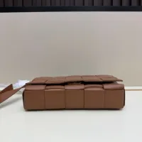 $102.00 USD Bottega Veneta BV AAAAA Quality Messenger Bags For Women #1443625