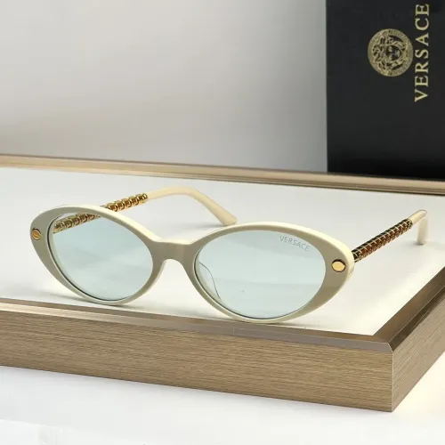 Versace AAA Quality Sunglasses #1450894