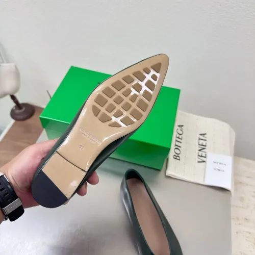 Replica Bottega Veneta BV Flat Shoes For Women #1453856 $118.00 USD for Wholesale