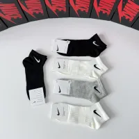 $29.00 USD Nike Socks #1456800