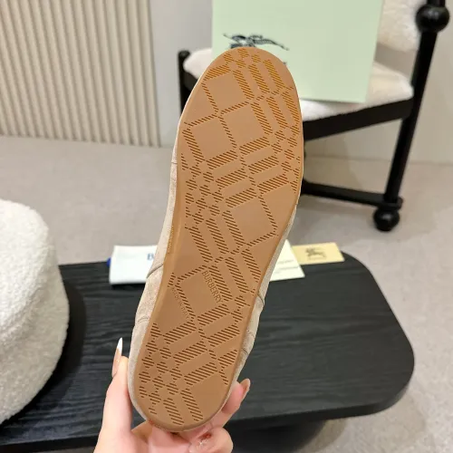 Replica Burberry Casual Shoes For Women #1462300 $105.00 USD for Wholesale