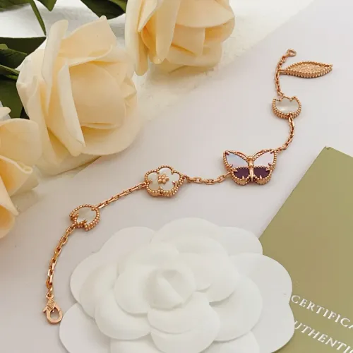 Replica Van Cleef & Arpels Bracelets #1468817 $38.00 USD for Wholesale