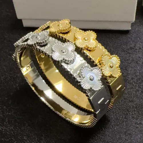 Replica Van Cleef & Arpels Bracelets #1468821 $29.00 USD for Wholesale