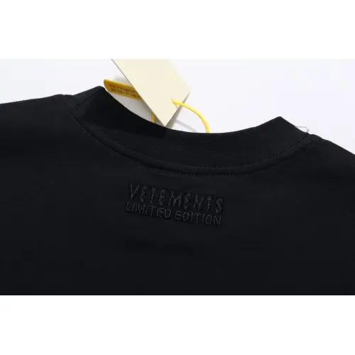 Replica VETEMENTS T-Shirts Short Sleeved For Unisex #1470493 $36.00 USD for Wholesale