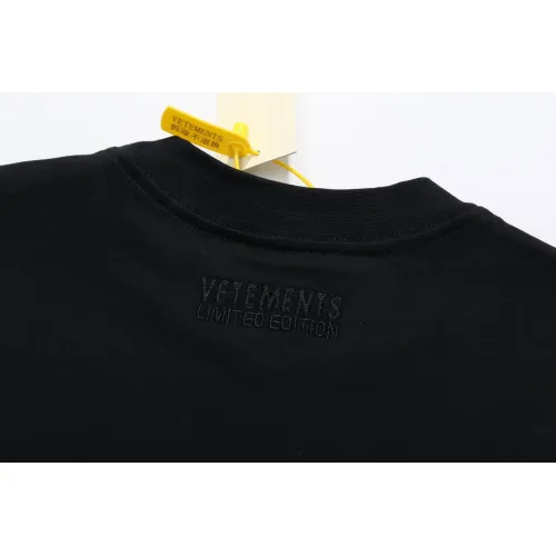 Replica VETEMENTS T-Shirts Short Sleeved For Unisex #1470589 $36.00 USD for Wholesale