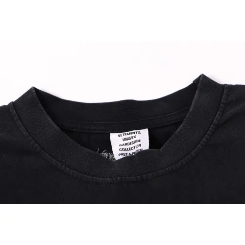 Replica VETEMENTS T-Shirts Short Sleeved For Unisex #1470594 $36.00 USD for Wholesale
