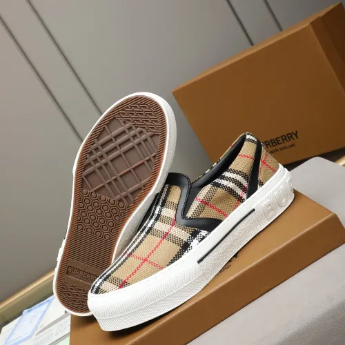 Replica Burberry Casual Shoes For Men #1471076 $80.00 USD for Wholesale