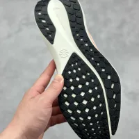 $68.00 USD Nike Zoom Running Shoes For Women #1462969
