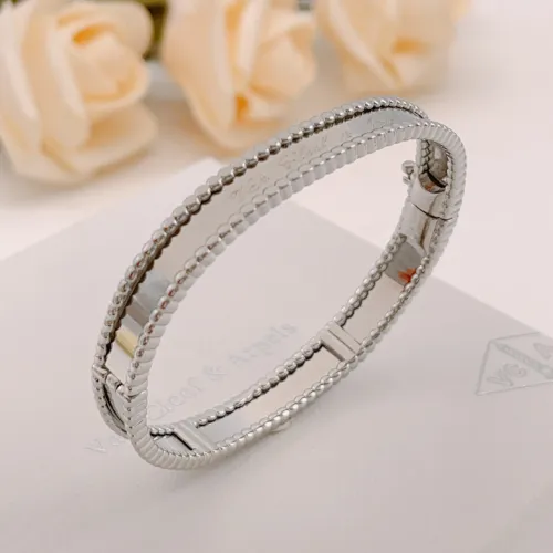 Replica Van Cleef & Arpels Bracelets #1477837 $36.00 USD for Wholesale