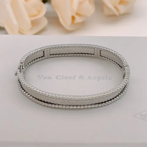 Replica Van Cleef & Arpels Bracelets #1477837 $36.00 USD for Wholesale