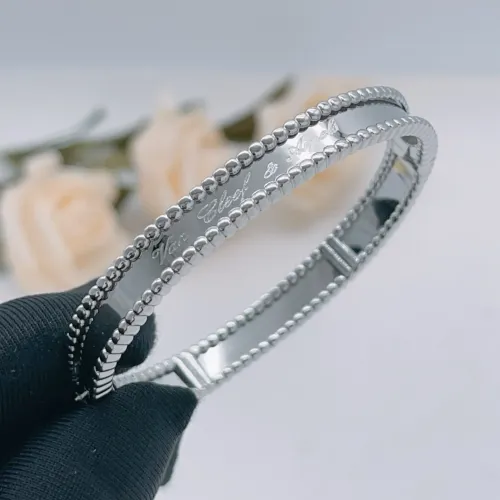 Replica Van Cleef & Arpels Bracelets #1477837 $36.00 USD for Wholesale