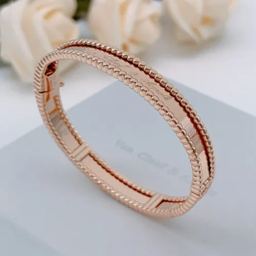 Van Cleef & Arpels Bracelets #1477838