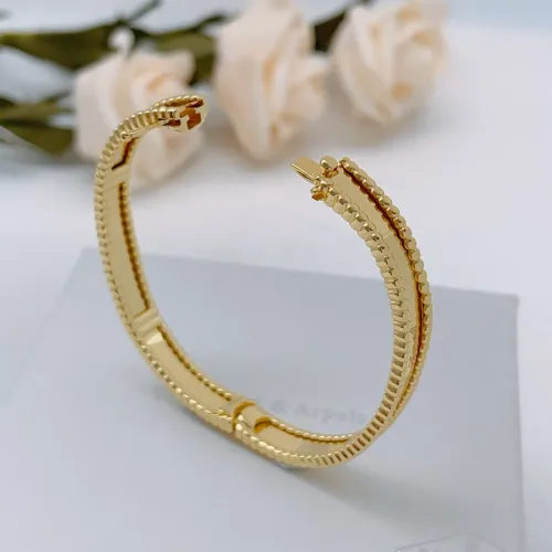Replica Van Cleef & Arpels Bracelets #1477839 $36.00 USD for Wholesale