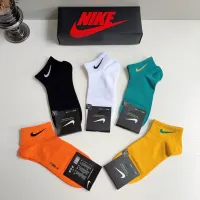 $27.00 USD Nike Socks #1476526